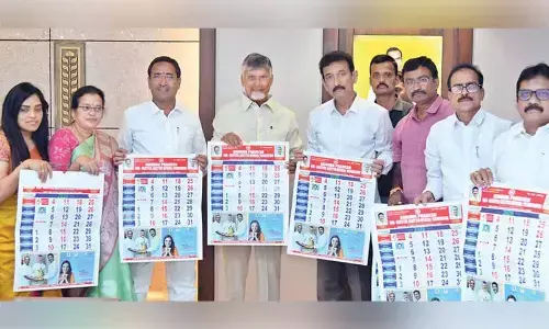 CM urges employees to drive Swarnandhra vision