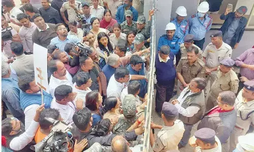 Cong protests against power security charges