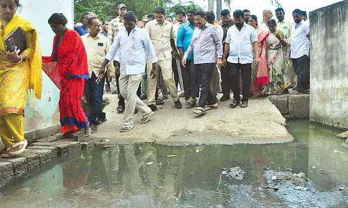 Naidu showing special interest on slum areas in state: Narayana