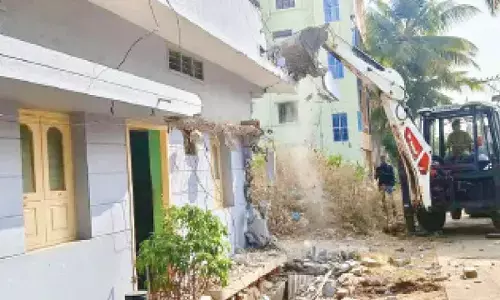 Davangere civic body demolishes 16 houses built on encroached park land