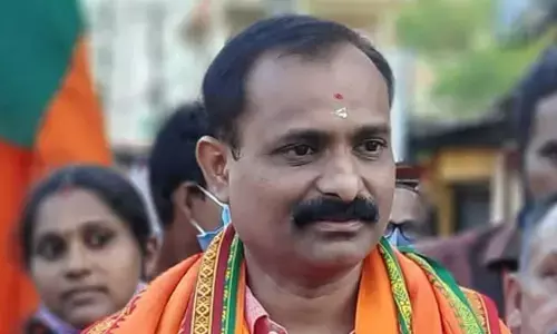 Bus row intensifies between Kerala Minister and Thiruvananthapuram Mayor