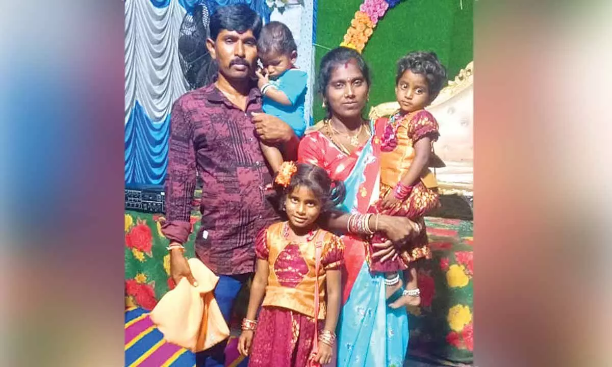 Man kills three kids; ends life in Nandyal district Man kills three kids; ends life in Nandyal district