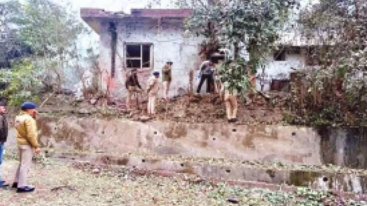 Blast near Nalagarh Police Station in HP; no casualty Blast near Nalagarh Police Station in HP; no casualty