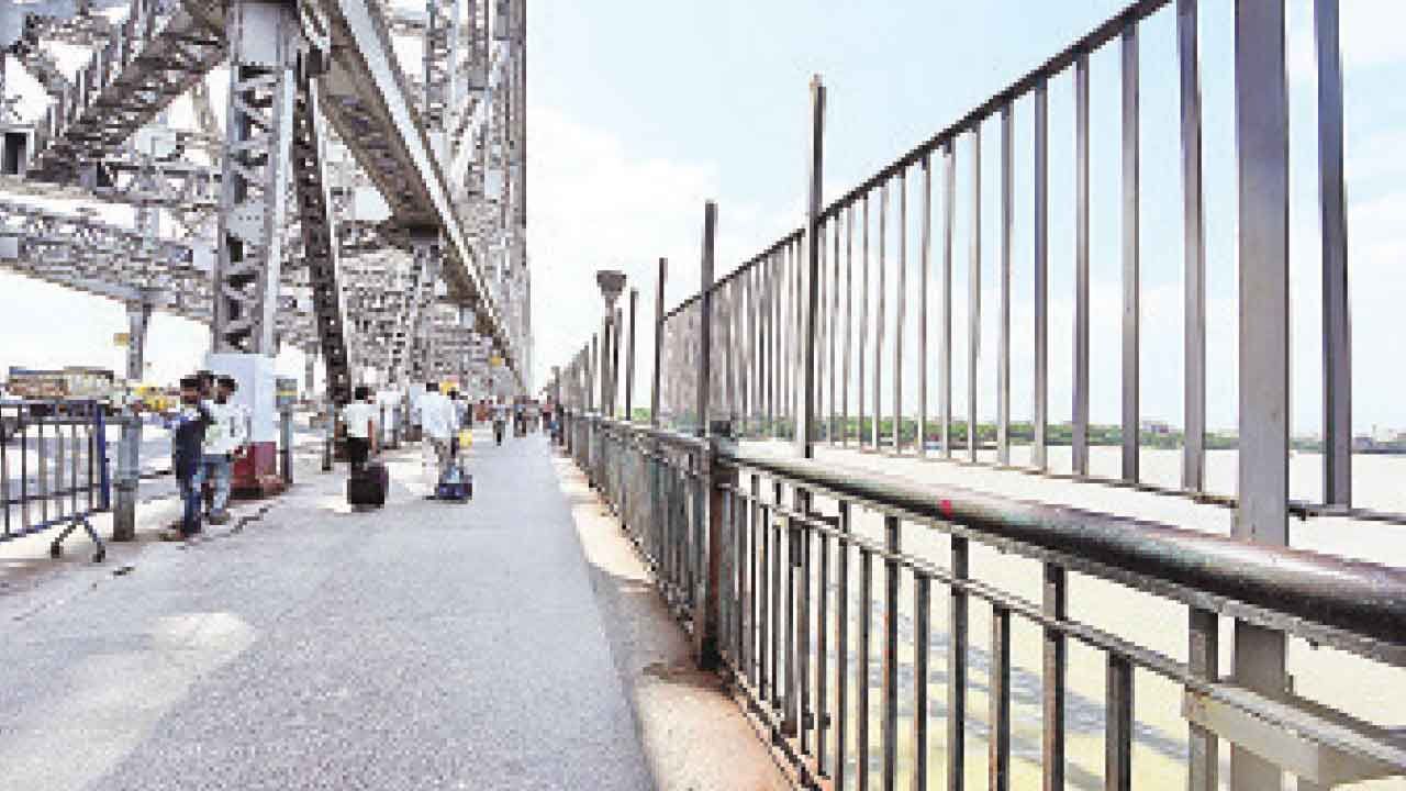 Armed guards at Signature Bridge to prevent theft