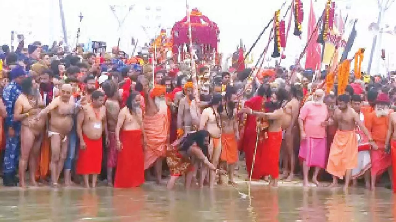 New Year dawns with holy dips, pilgrim rush across UP despite cold, fog New Year dawns with holy dips, pilgrim rush across UP despite cold, fog