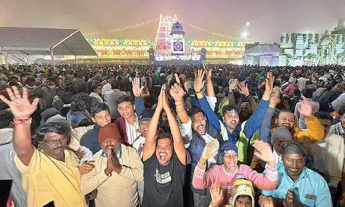 Devotees celebrate New Year at Tirumala
