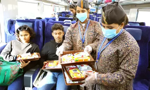 The Taste of Integration: Culinary Journeys on the Kashmir Vande Bharat Express