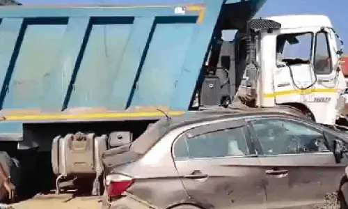 Infant among 3 killed, 2 injured in dumper-car collision in Raj