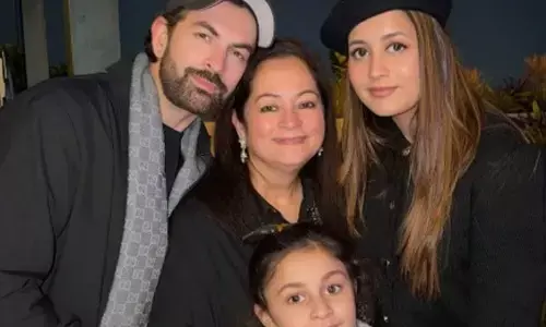 Neil Nitin Mukesh pens birthday note for ‘maa’: Your love is my greatest gift Neil Nitin Mukesh pens birthday note for ‘maa’: Your love is my greatest gift