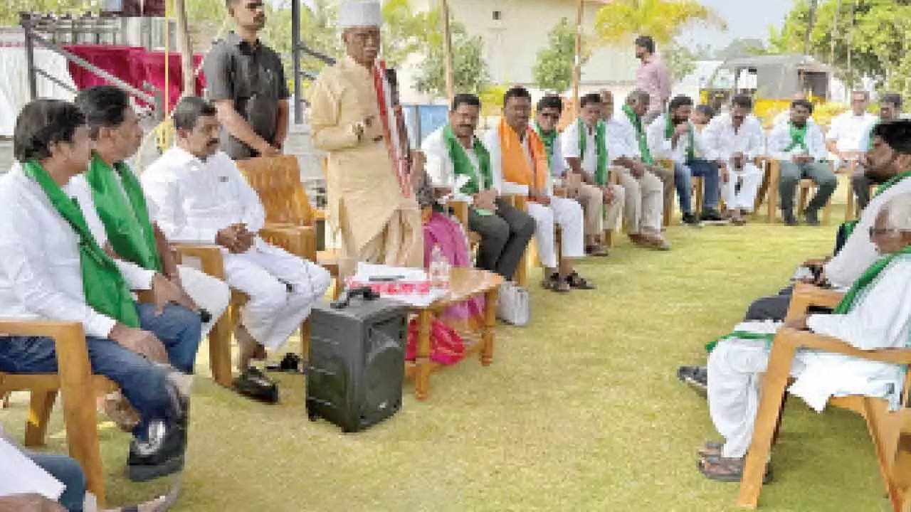 Dattatreya stands with farmers against restrictive zoning Dattatreya stands with farmers against restrictive zoning