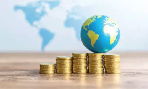 Manufacturing falls to 2-yr low in Dec on low orders