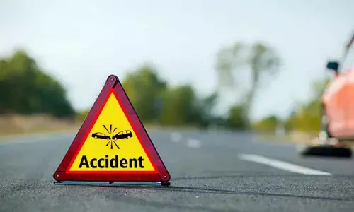 3 killed as pickup vehicle overturns