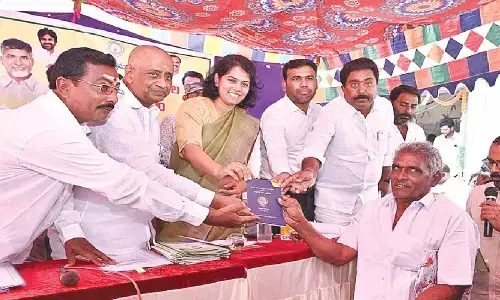 Collector assures resolution of land issues Collector assures resolution of land issues