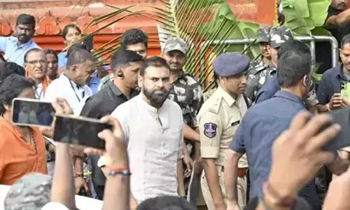 Pawan Kalyan Visits Kondagattu Anjaneya Swamy Temple Pawan Kalyan Visits Kondagattu Anjaneya Swamy Temple