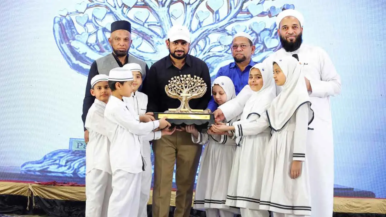 Munawar Zama receives Murabbi Award at MS Education Academy’s Himmat Day event Munawar Zama receives Murabbi Award at MS Education Academy’s Himmat Day event