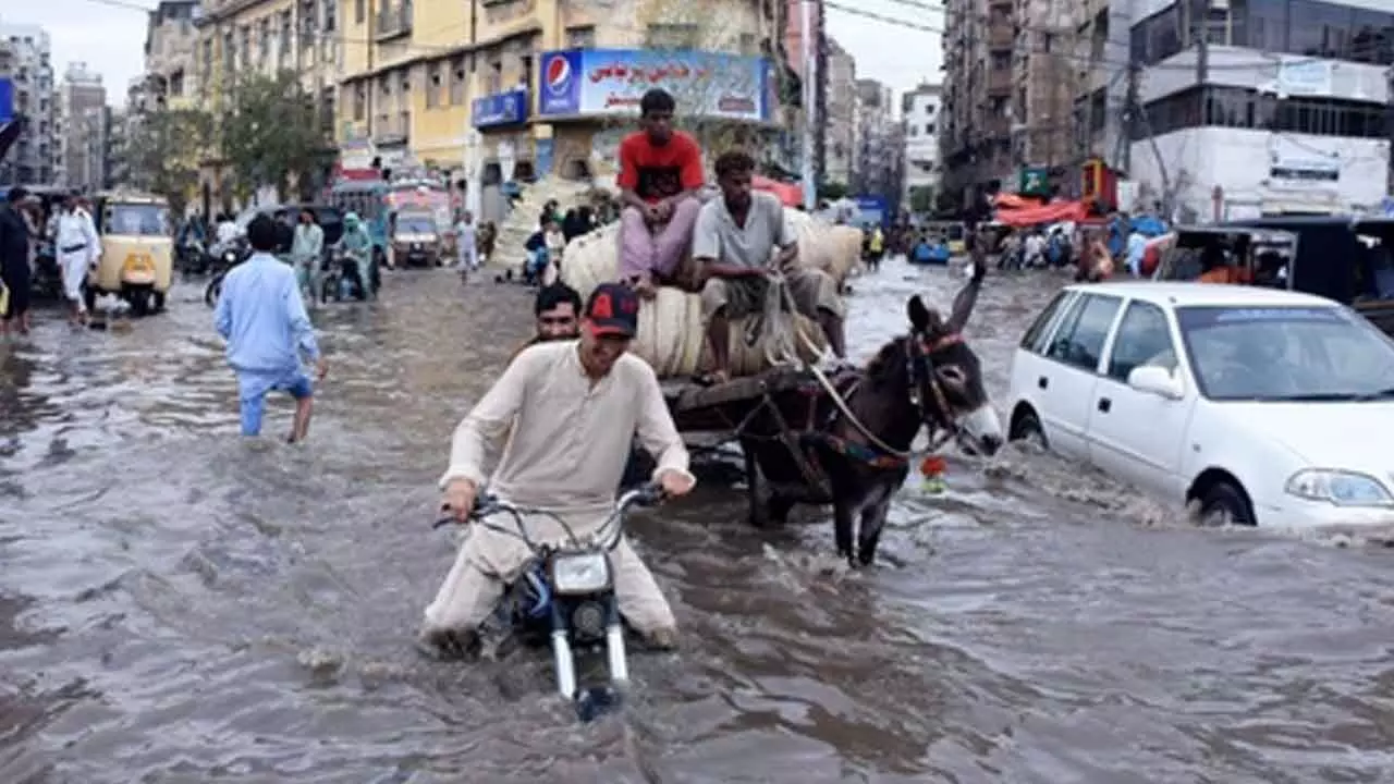 Amid rapid population growth, Pakistan facing resource scarcity, poverty, climate vulnerabilities: Report Amid rapid population growth, Pakistan facing resource scarcity, poverty, climate vulnerabilities: Report