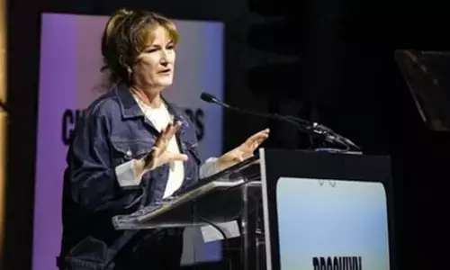 Amy Poehler went to war in aircraft aisle for Ana Gasteyers baby