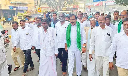 Farmers from Adilabad attempt siege of Assembly Farmers from Adilabad attempt siege of Assembly