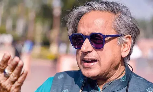 Tharoor backs govt’s demolition drive at Kogilu Layout Tharoor backs govt’s demolition drive at Kogilu Layout