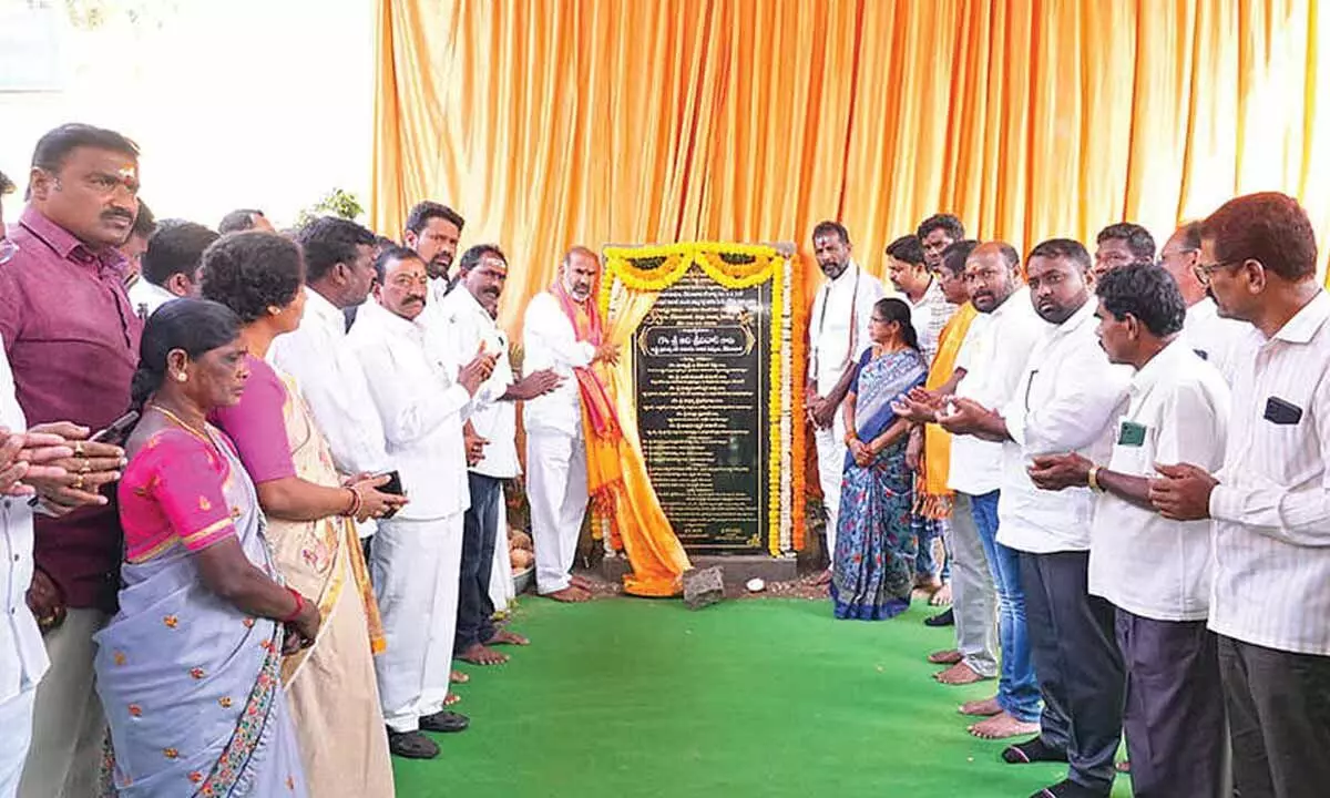 Vemulawada devpt on fast track, assures Govt Whip Vemulawada devpt on fast track, assures Govt Whip