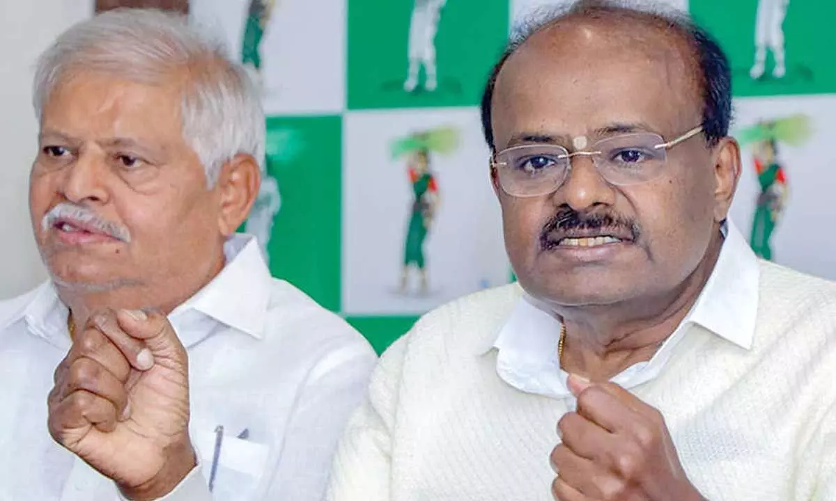 Kumaraswamy alleges ‘cover-up’ of Ballari firing incident Kumaraswamy alleges ‘cover-up’ of Ballari firing incident