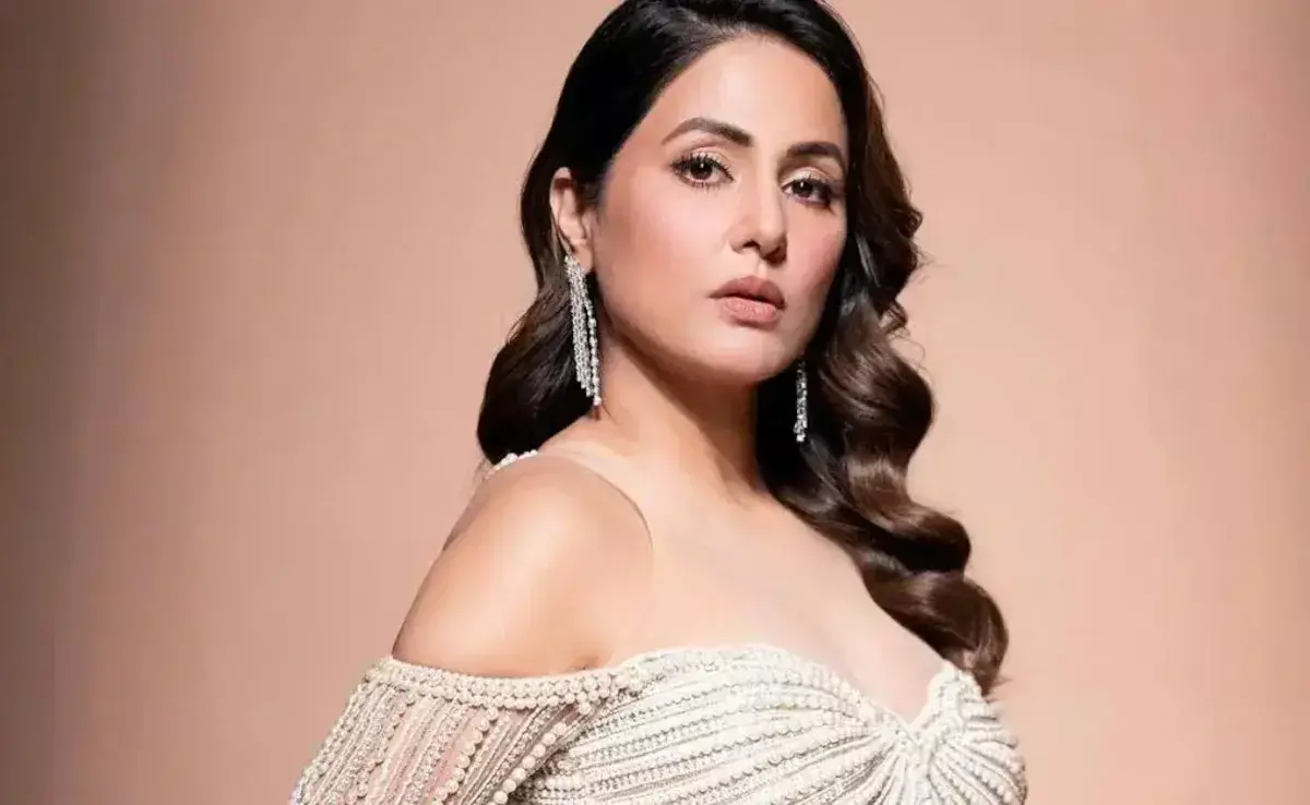 Hina Khan struggles to breathe as Mumbai’s air quality deteriorates Hina Khan struggles to breathe as Mumbai’s air quality deteriorates