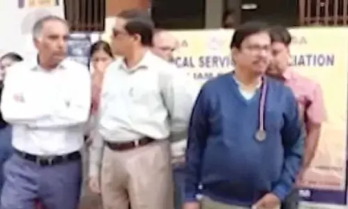 Doctors start 2-hour daily work boycott