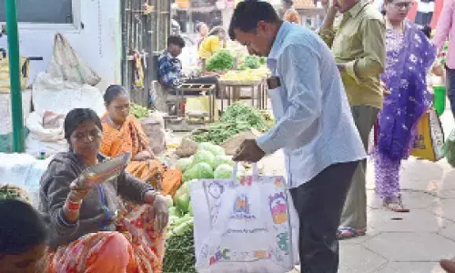 Mehdipatnam Rythu Bazar: No tarkari troubles! Vegans lap up select items at pocket-friendly rates
