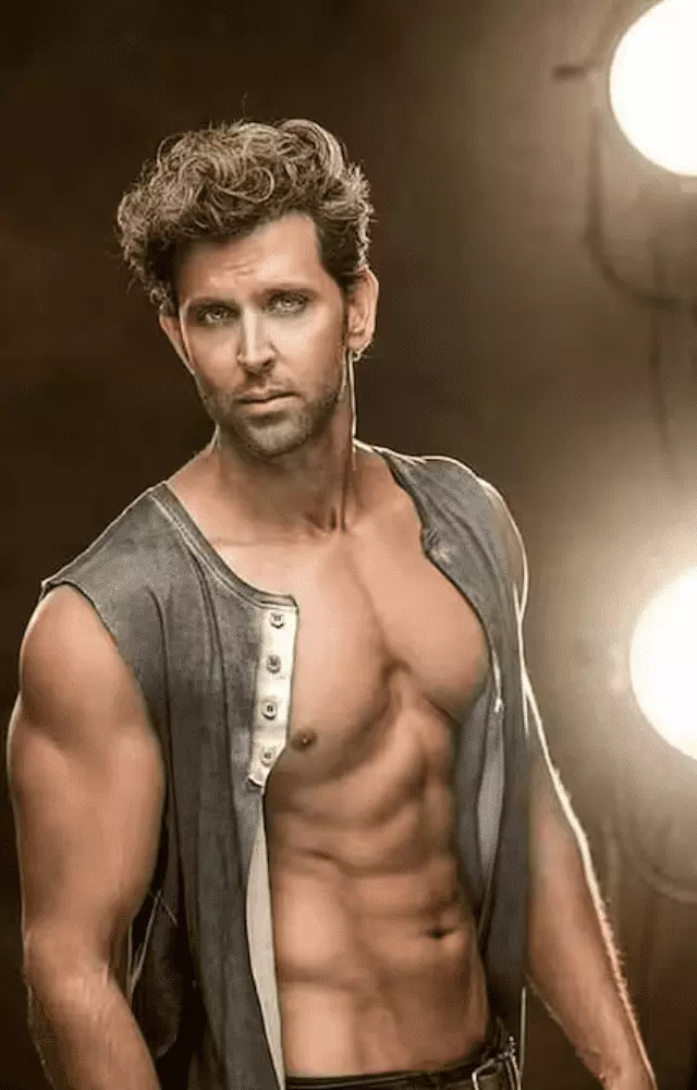 Hrithik Roshan sets internet on fire with washboard abs post Hrithik Roshan sets internet on fire with washboard abs post
