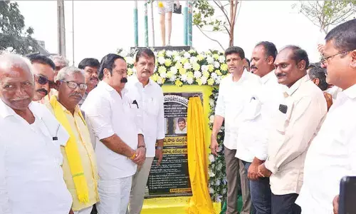 Union minister vows to solve farmers’ issues Union minister vows to solve farmers’ issues