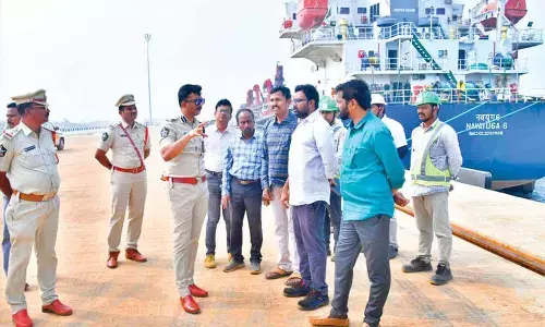 SP inspects Ulavapadu police station SP inspects Ulavapadu police station