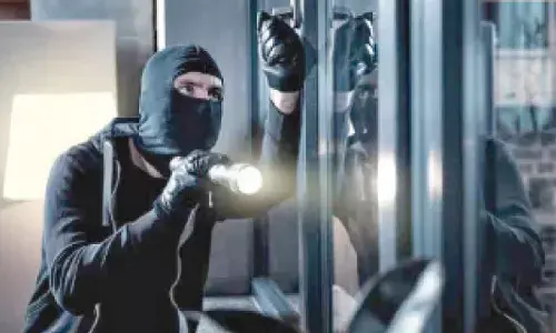 Ex-lekhpal, family held at gunpoint in home Ex-lekhpal, family held at gunpoint in home