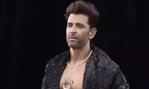 Hrithik Roshan sets social media ablaze with chiselled BTS glimpse
