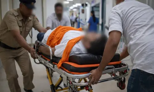 Tension as Shiv Sena candidate stabbed during campaign in Mumbais Bandra