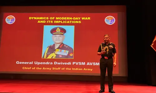 Army Chief General Dwivedi visits Defence Services Command and Staff College in Sri Lanka