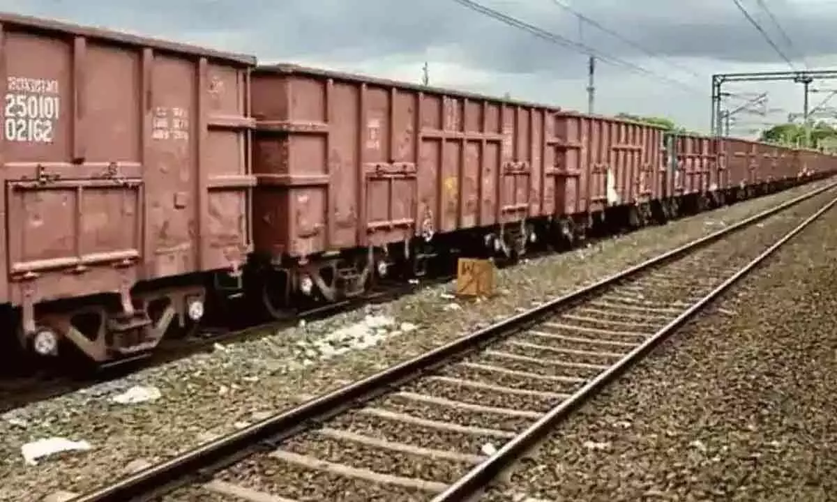 Goods train coaches detaches from engine near Rayadurgam railway station Goods train coaches detaches from engine near Rayadurgam railway station