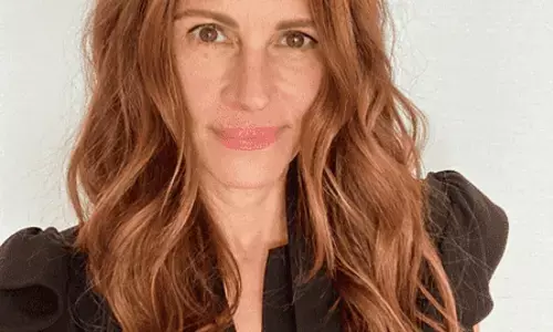 Julia Roberts plans to reset her rider after watching George Clooney’s Jay Kelly