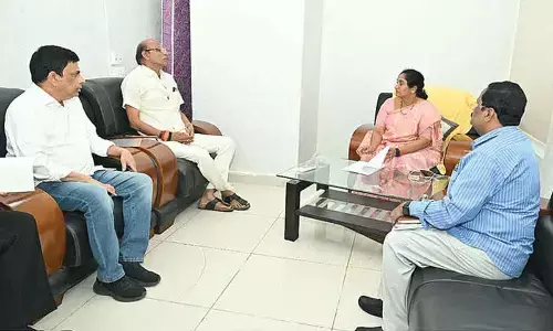 Garuda scheme for poor Brahmins soon: Savitha Garuda scheme for poor Brahmins soon: Savitha