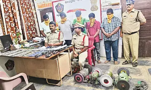 Five arrested, 421 cockfight knives seized