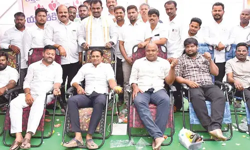 Record blood donation on Wanaparthy MLA’s birthday