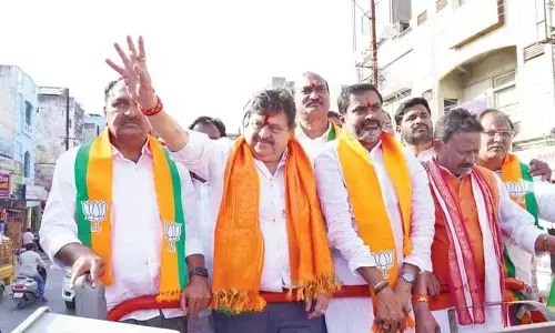 Cong depends on land sales to run govt: NRR Cong depends on land sales to run govt: NRR