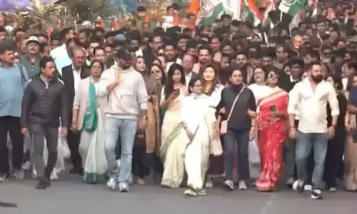 Mamata Banerjee Leads Kolkata March Protesting ED Searches At I-PAC Chief’s Premises