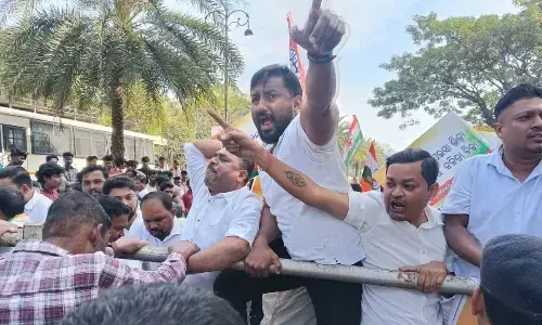 Cong protests against pollution policy shifts Cong protests against pollution policy shifts