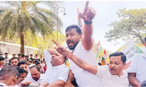 Cong protests against pollution policy shifts Cong protests against pollution policy shifts