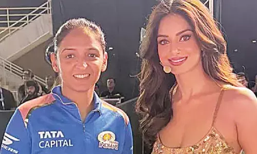 Harnaaz Sandhu poses with Harmanpreet Kaur: Punjab raised us, India shaped us, universe became our stage Harnaaz Sandhu poses with Harmanpreet Kaur: Punjab raised us, India shaped us, universe became our stage