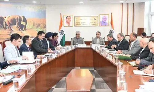 Delhi: Environment Minister reviews air pollution plan with CM Rekha Gupta