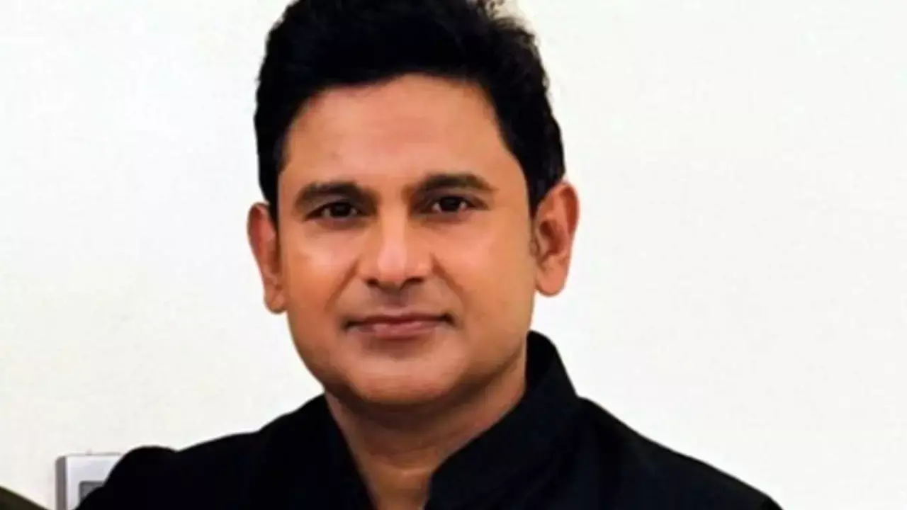 Manoj Muntashir calls ‘Ghar Kab Aaoge’, a song about quiet pain, fragile hope