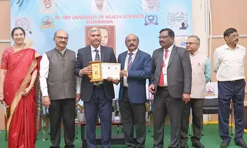Dr Ananda Kumar receives best researcher award