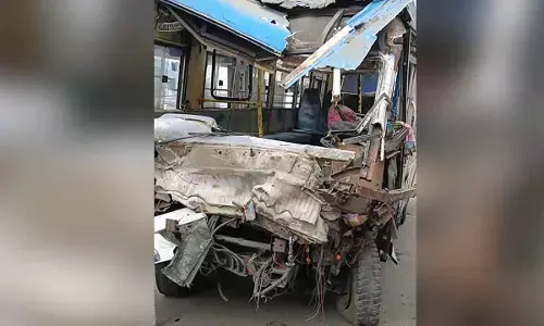 Over 10 injured after govt-owned bus overturns in Kolkata