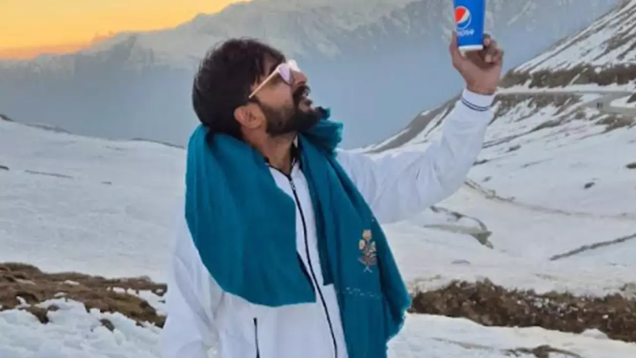 Meet Ravinder Sharma, the Rising Digital Star Winning India Over with Thoughtful Humour Meet Ravinder Sharma, the Rising Digital Star Winning India Over with Thoughtful Humour